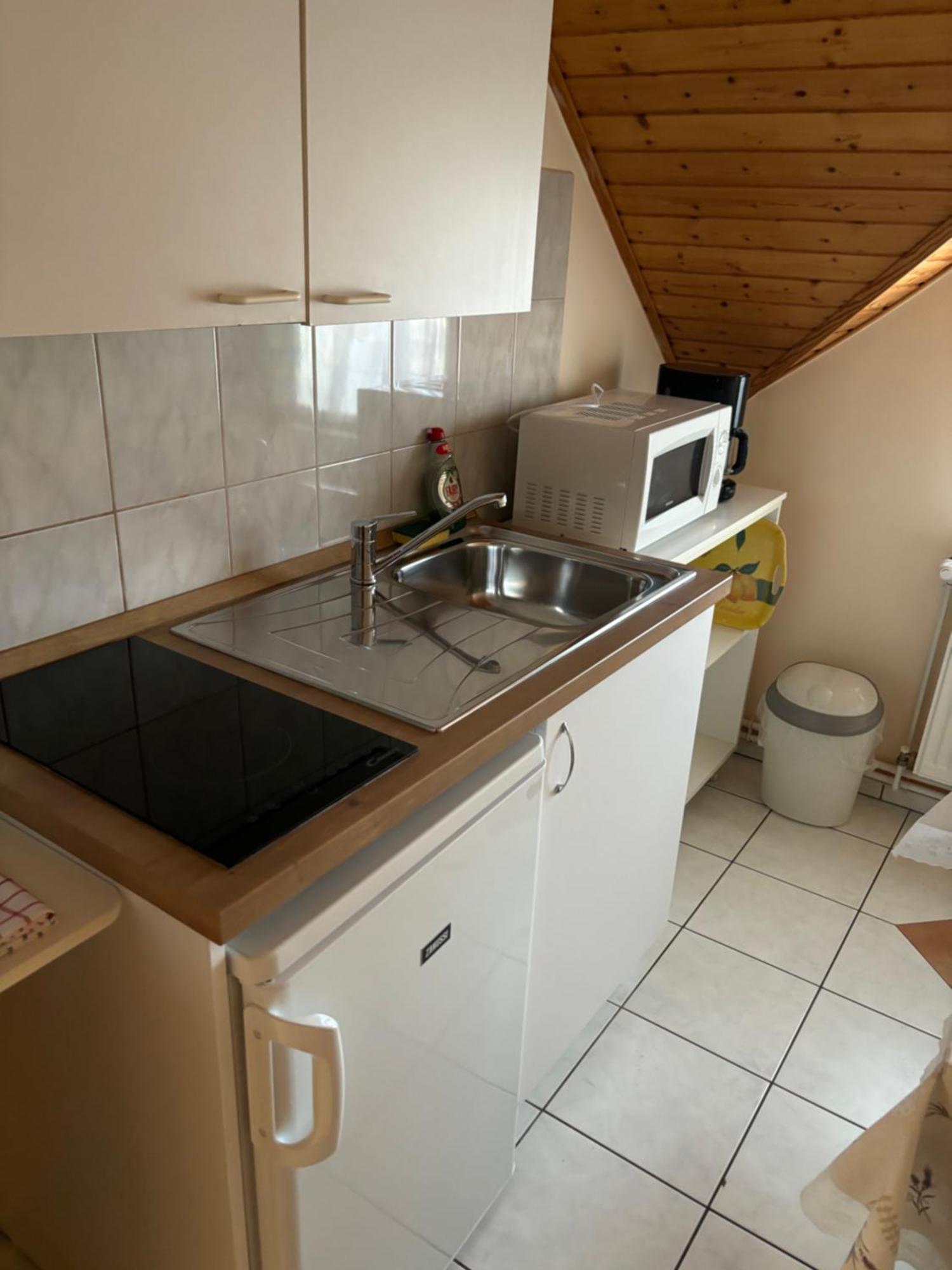 Afamado Apartman Fisli Хевиз Экстерьер фото
