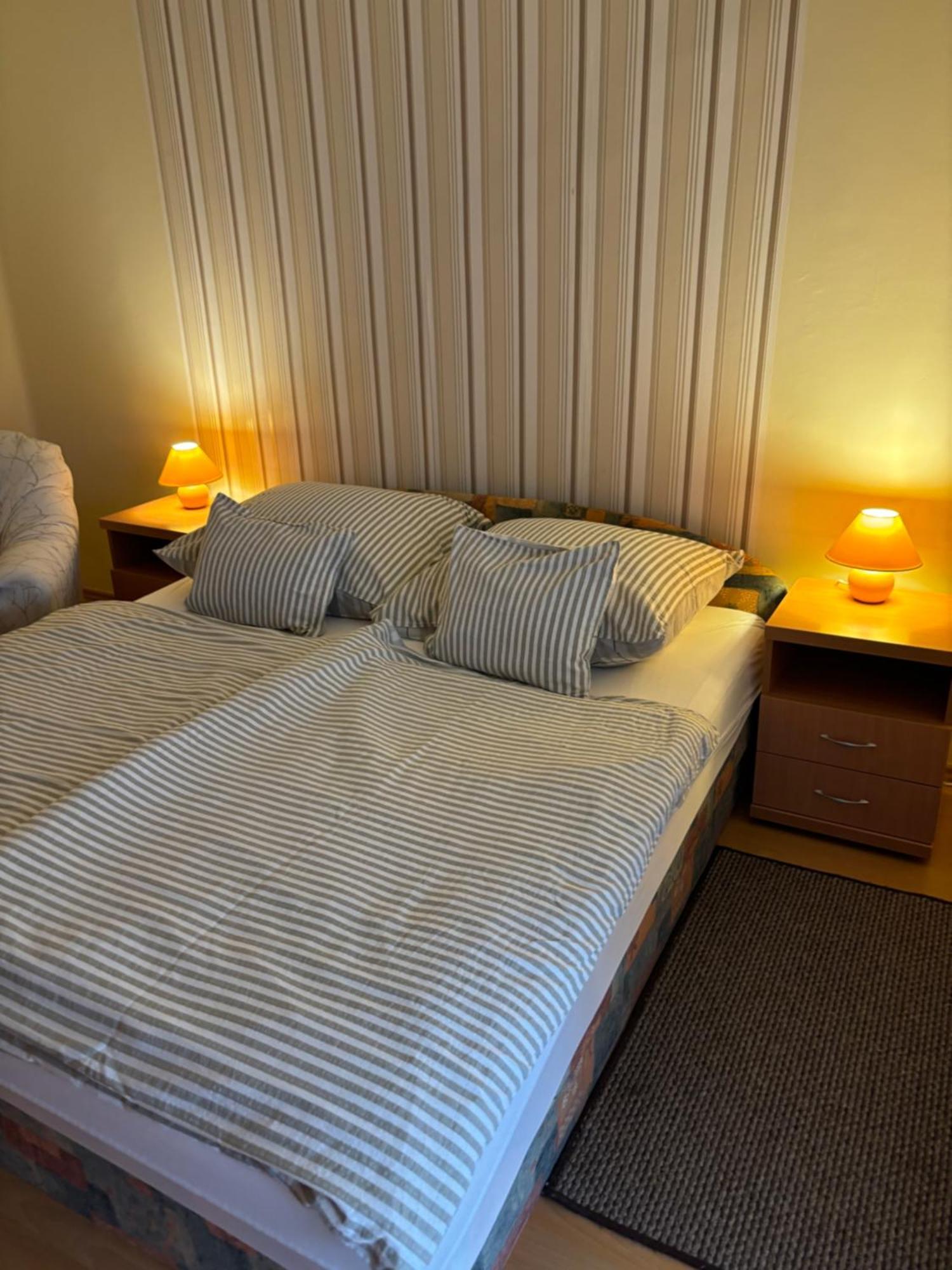 Afamado Apartman Fisli Хевиз Экстерьер фото
