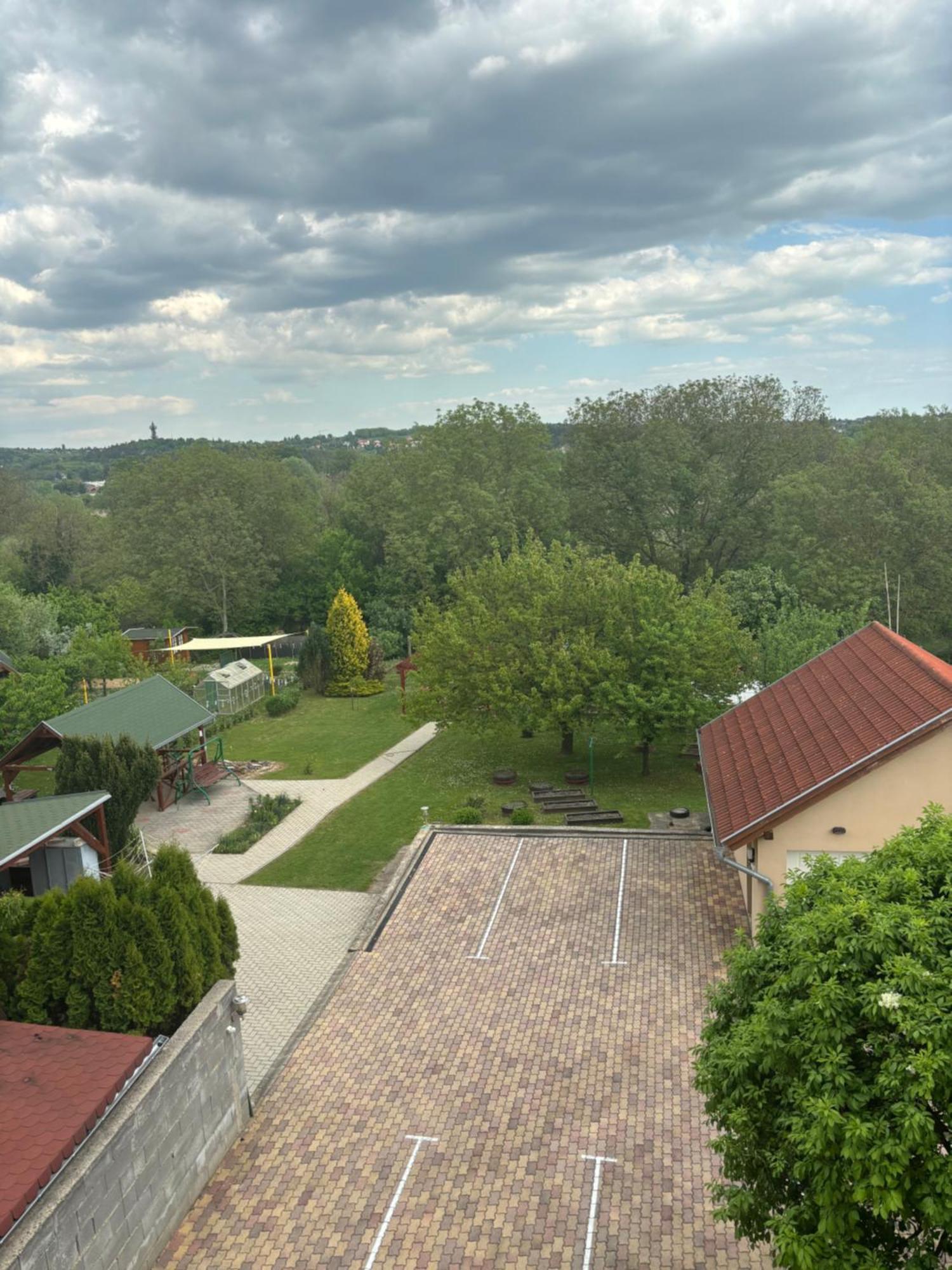 Afamado Apartman Fisli Хевиз Экстерьер фото
